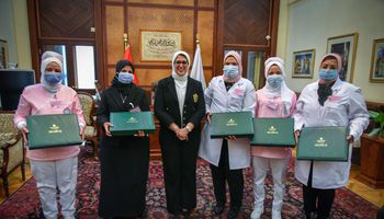 وزيرة الصحة تستقبل مجموعة من سيدات الفريق الطبي
