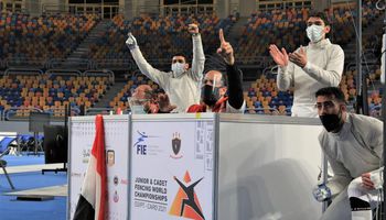 منتخب الشباب للسلاح يتوج بذهبية منافسات الفرق في إنجاز تاريخي ببطولة العالم 2021