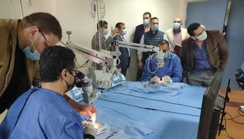 تدريب شباب أطباء العيون بكفر الشيخ على جراحات المياه البيضاء بالفاكو