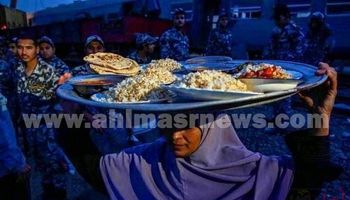 تقديم وجبات الإفطار لمتضرري حادث قطار طوخ