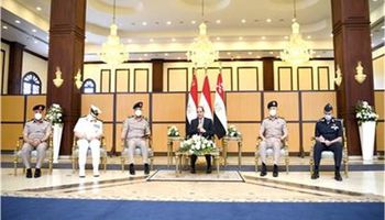  الرئيس السيسي مع قادة القوات المسلحة 