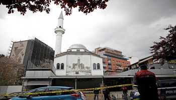 حادث طعن في المسجد