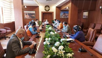 محافظ بورسعيد يعقد إجتماعا مع  لجنة إدارة ازمة كورونا. 