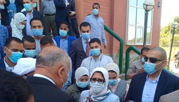 وزيرة الصحة تتفقد مستشفى قفط لعزل مصابي كورونا