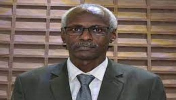 ياسر عباس وزير الرى والموارد المائية السودانى
