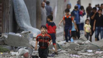 أطفال غزة تحت القصف