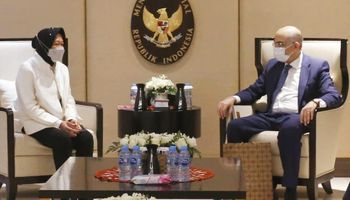 السفير المصرى فى إندونيسيا يلتقي مع وزيرة الشئون الاجتماعية بجمهورية إندونيسيا 
