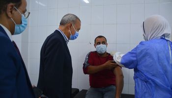 الهجان يتفقد مراكز اللقاح لاستقبال المواطنين للقاح