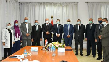 محافظة قنا توقع بروتوكول تعاون مع هيئة المساحة للحفاظ على أملاك الدولة