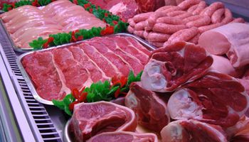 أسعار اللحوم قبل شهر من عيد الأضحى