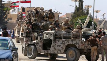 الجيش يحاول السيطرة على التوتر في الشارع اللبناني