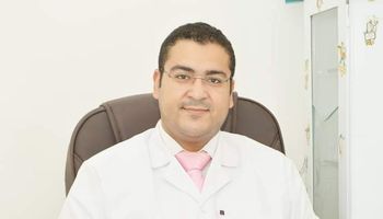 الدكتور أحمد الشرقاوي الطبيب المعالج لحالة الفطر الاسود
