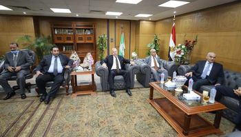 رئيس مجلس الدولة يهنئ المستشار حسين مصطفي على المنصب الجديد