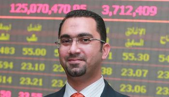 السيد حسين خبير سوق المال