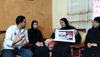 محرر أهل مصر مع أسرة الضحية