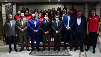 تكريم منتخبي مصر للناشئين والناشئات لكرة السلة