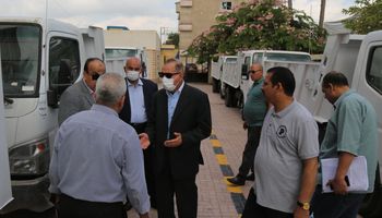 محافظ كفر الشيخ يتفقد أول دفعة من سيارات نقل القمامة لدعم منظومة النظافة
