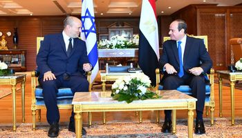 السيسي يتستقبل رئيس الوزراء الإسرائيلي 