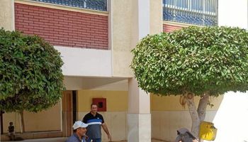 تطهير وتعقيم الفصول بالمدارس والمعاهد الأزهرية بكفر الشيخ استعداداً للعام الدراسي الجديد