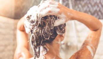 اشامبو وغسل الشعر