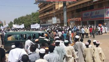 الاطفال في مظاهرات السودان