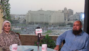 داليا عماد المشرف العام على التحرير مع الجهادي السابق نبيل نعيم