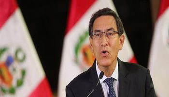 رئيس وزراء بيرو يستقيل من منصبه 