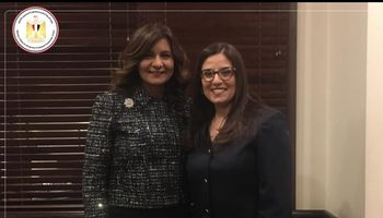 وزيرة الهجرة مع اول قاضية مصرية في امريكا