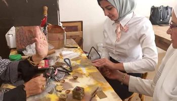تضامن كفر الشيخ تبدأ فعاليات الدورة التدريبية على صناعة الحلي من النحاس والفضة بكلية التربية النوعية