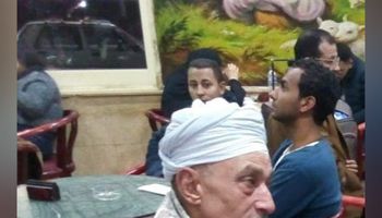 "أبو علاء" أشهر بائع فسدق بكرونيش الإسكندرية