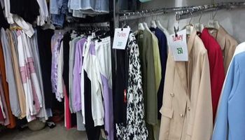 ضبط محل لبيع الملابس محلية الصنع على انها مستوردة