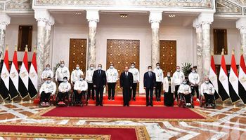  بعتو مصر البارلمبية في تكريم الرئيس السيسي