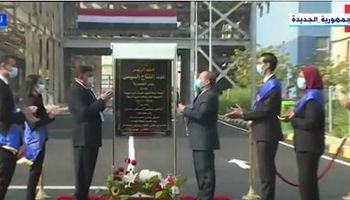 الرئيس السيسي يفتتح مشروعات بصعيد مصر 