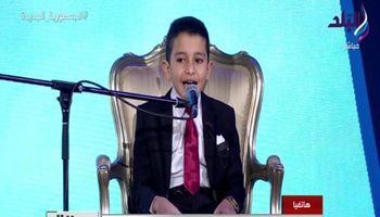 الطفل أحمد تامر قاريء القرآن أمام السيسي