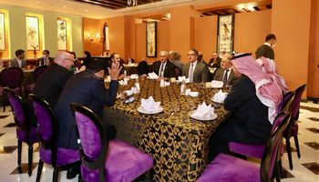  مأدبة عشاء لعدد من وزراء السياحة العرب وسفراء الدول