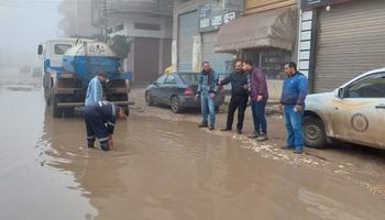 بسبب الطقس السىء... رفع درجة الاستعداد بمدينة دسوق لرفع مخلفات مياه الأمطار