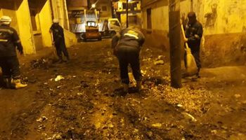 تزامنا مع احتفالات عيد الميلاد... حملات نظافة ليلية مكثفة بشوارع مدينة دسوق 