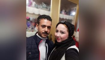 أحمد وزوجته هبة