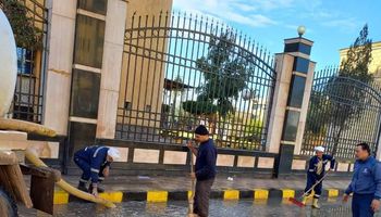 سكرتير عام المحافظة تتابع الأعمال المكثفة لرفع مخلفات الأمطار من شوارع كفر الشيخ