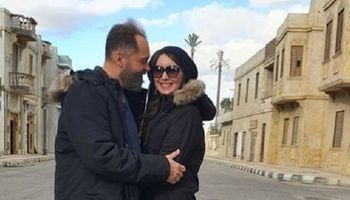 محمد محمود عبد العزيز وزوجته