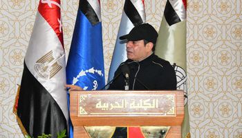 الرئيس عبد الفتاح السيسي يقوم بجولة تفقدية فجر اليوم لمقر الكلية الحربية