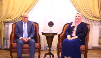 محافظ بورسعيد و وزيرة التضامن الاجتماعى