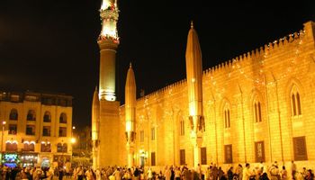 غلق مسجد الإمام الحسين