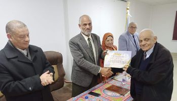 مدينة سيوة تكرم أعضاء القافلة الطبية والمجتمعية المجانية بجامعة الإسكندرية