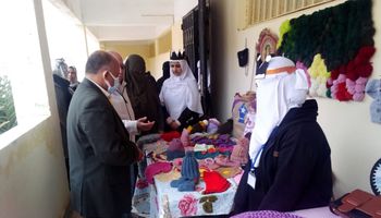 معرض المشغولات اليدوية للمدرسة الفنية بنات 