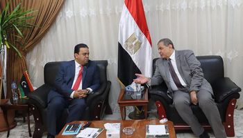 وزيرا العمل المصري والليبي 