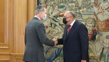  ملك إسبانيا يستقبل وزير الخارجية سامح شكري