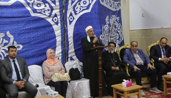 محافظ كفر الشيخ يقدم التهنئة بعيد القيامة المجيد لنيافة الأنبا ماركوس