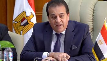 خالد عبد الغفار وزير التعليم العالي والقائم بأعمال وزير الصحة