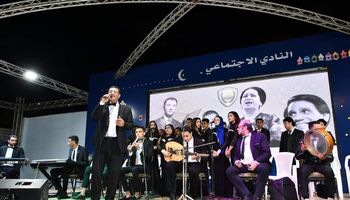 عروض فنية لفرقة ابو قير للموسيقي العربية في ليالي رمضان بمطروح